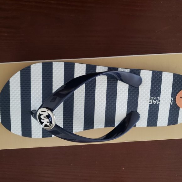 Sandals - Picture 2 of 2